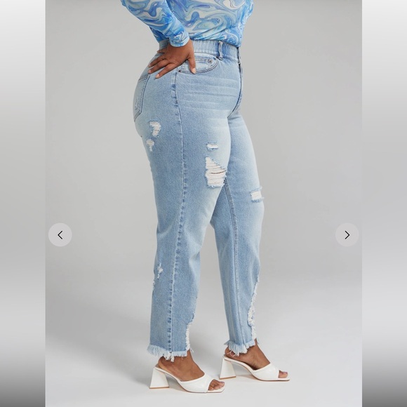 Fashion To Figure - High Rise Curvy Fit Destructed Straight Leg Jeans - Picture 2 of 7